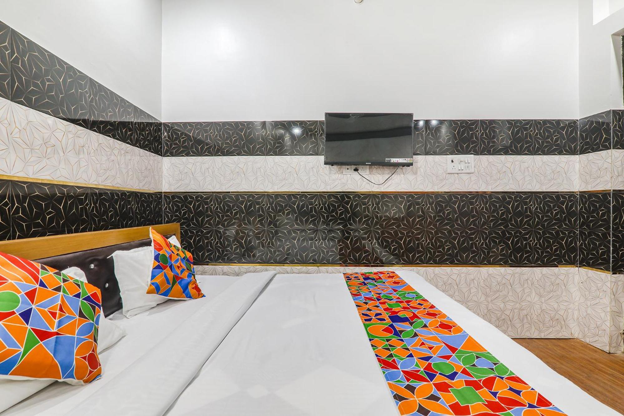 Fabexpress Milan Palace Ayodhya Buitenkant foto