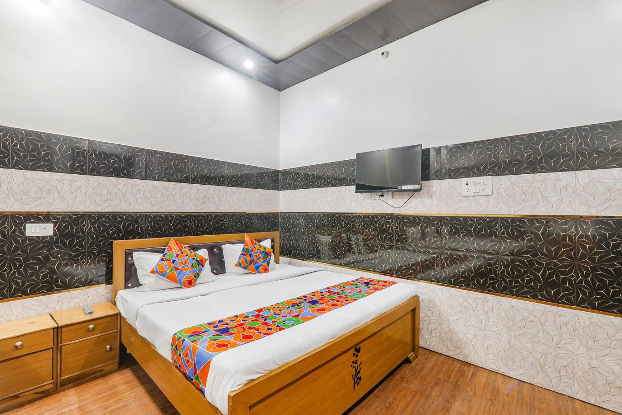 Fabexpress Milan Palace Ayodhya Buitenkant foto