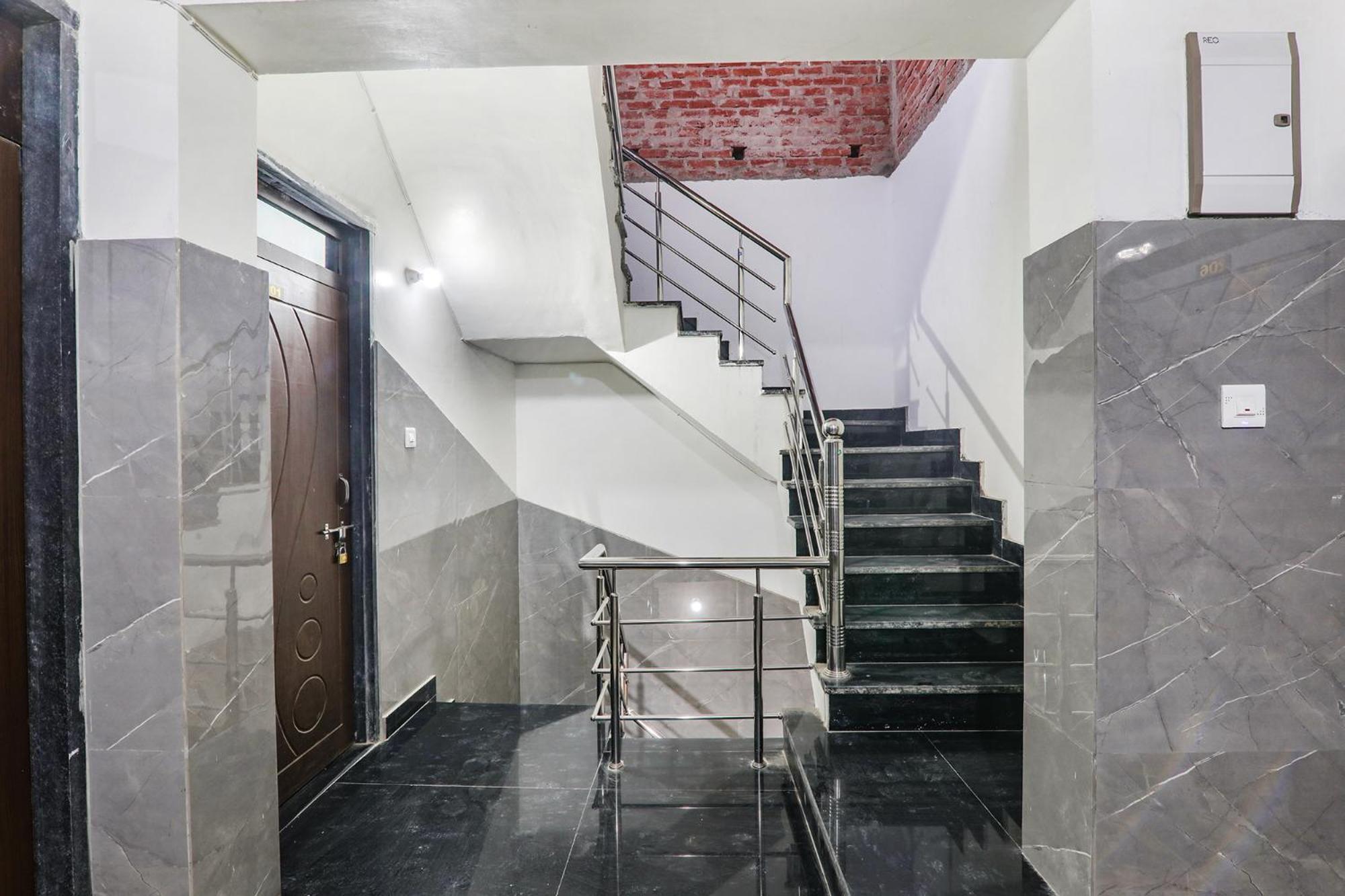 Fabexpress Milan Palace Ayodhya Buitenkant foto