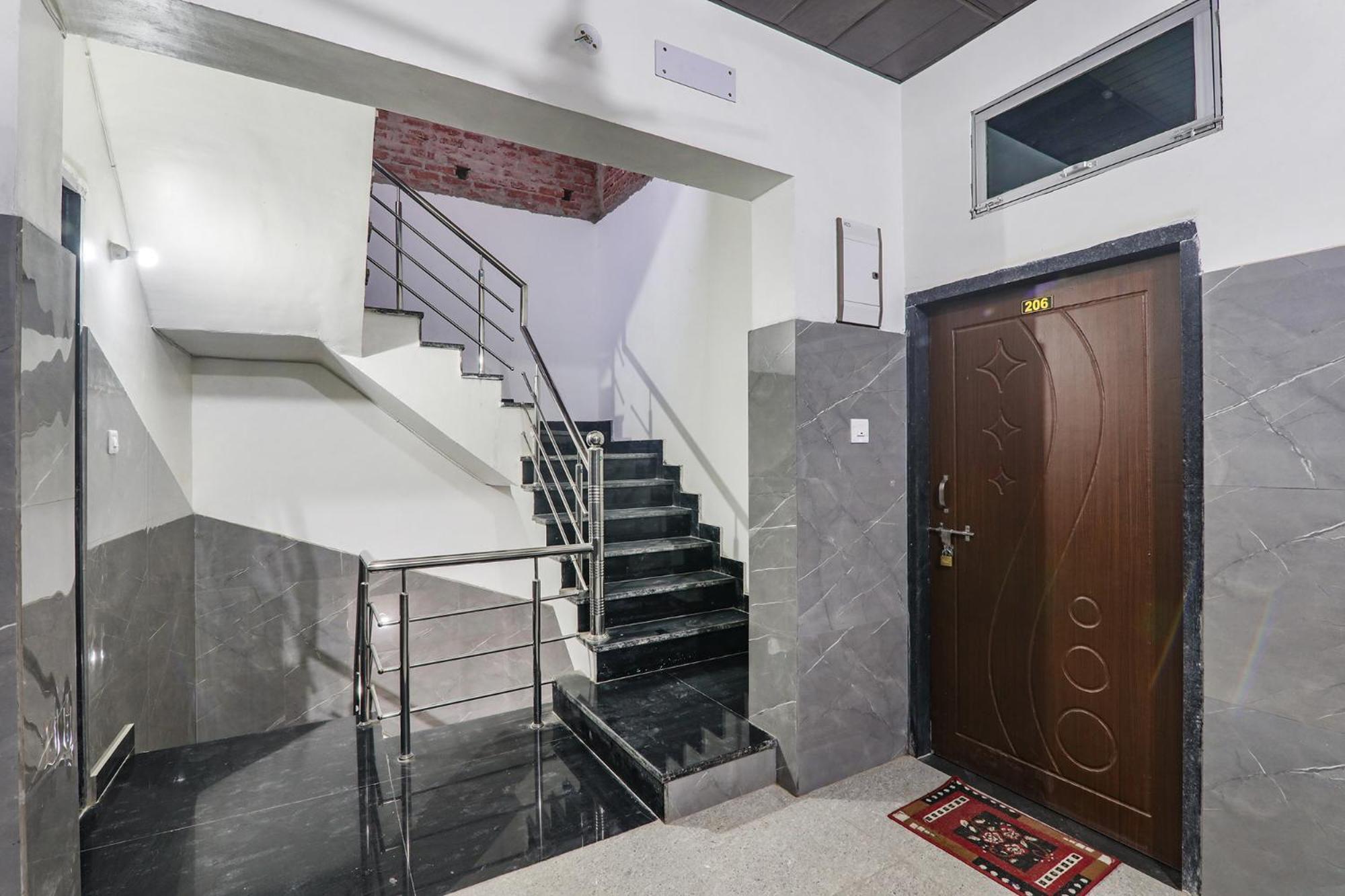 Fabexpress Milan Palace Ayodhya Buitenkant foto